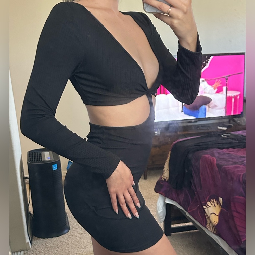 🖤☕️MINI BLACK CUTOUT DRESS☕️🖤